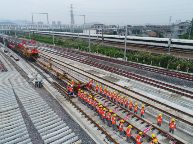 210628 The first high-speed railway majority-owned by private investors in China658